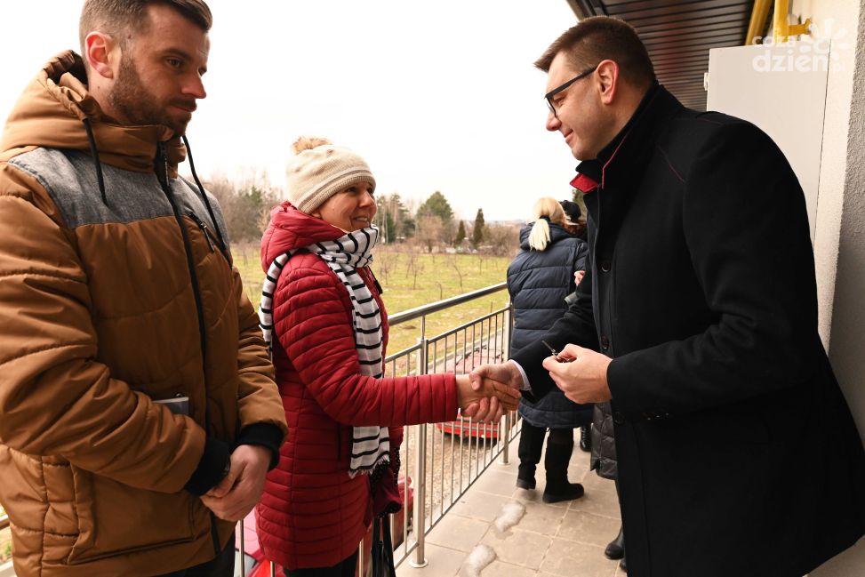 Klucze odebrane! 5 rodzin z Sandomierza otrzymało mieszkania komunalne