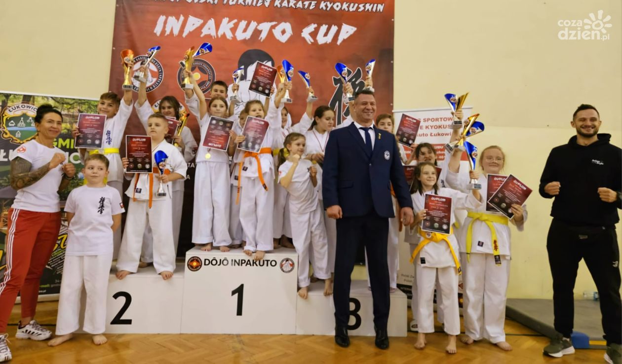 17 zawodników i 17 medali w karate