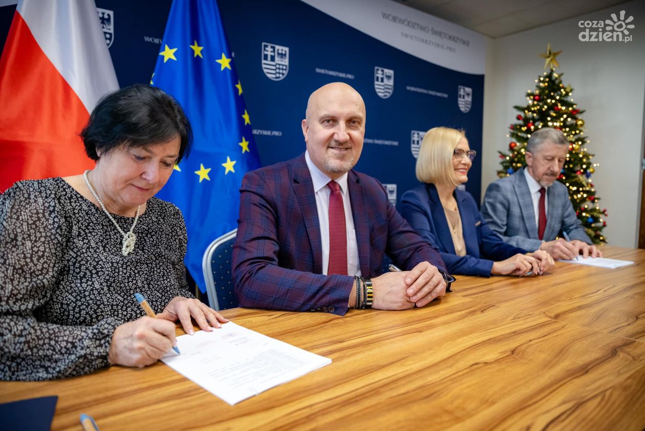 Nowe Centra Usług Społecznych i pomoc dla rodzin zastępczych