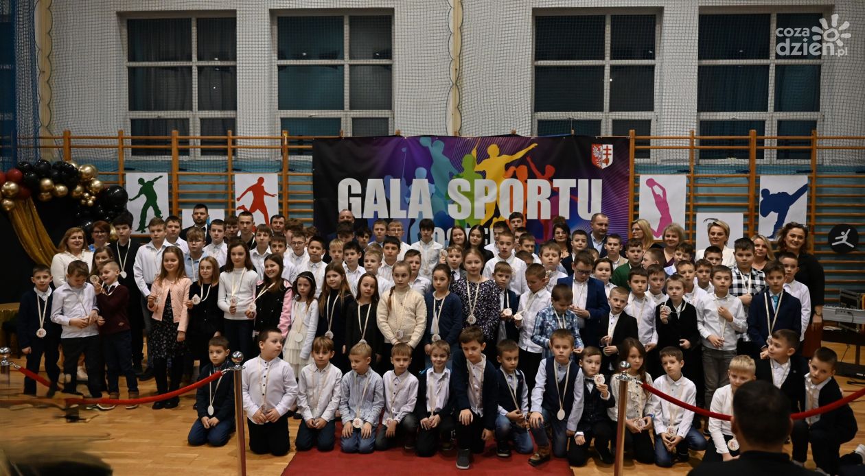 I Gminna Gala Sportu w Osieku. Uroczyste wydarzenie i wyróżnienia dla młodych, utalentowanych sportowców