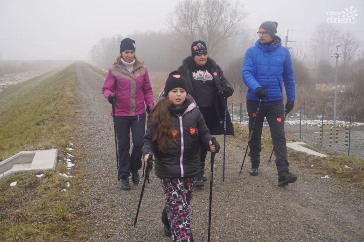 Marsz Nordic Walking i wspólne morsowanie w Szewcach (ZDJĘCIA)