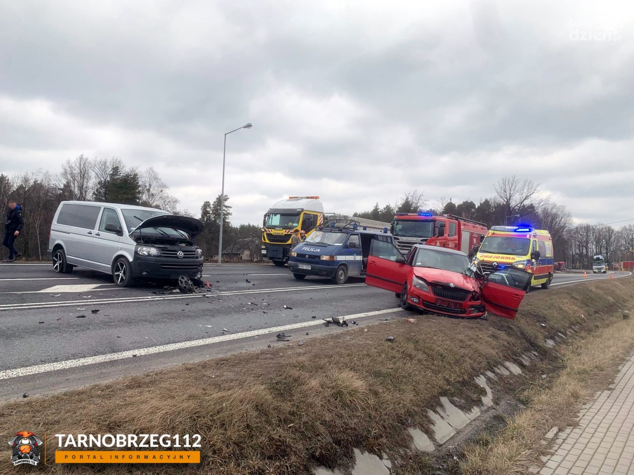 Trzy osoby ranne w wypadku na drodze krajowej nr 9