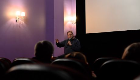 Seans „Dziewczyny z igłą” i gorąca dyskusja w Kinie Starówka