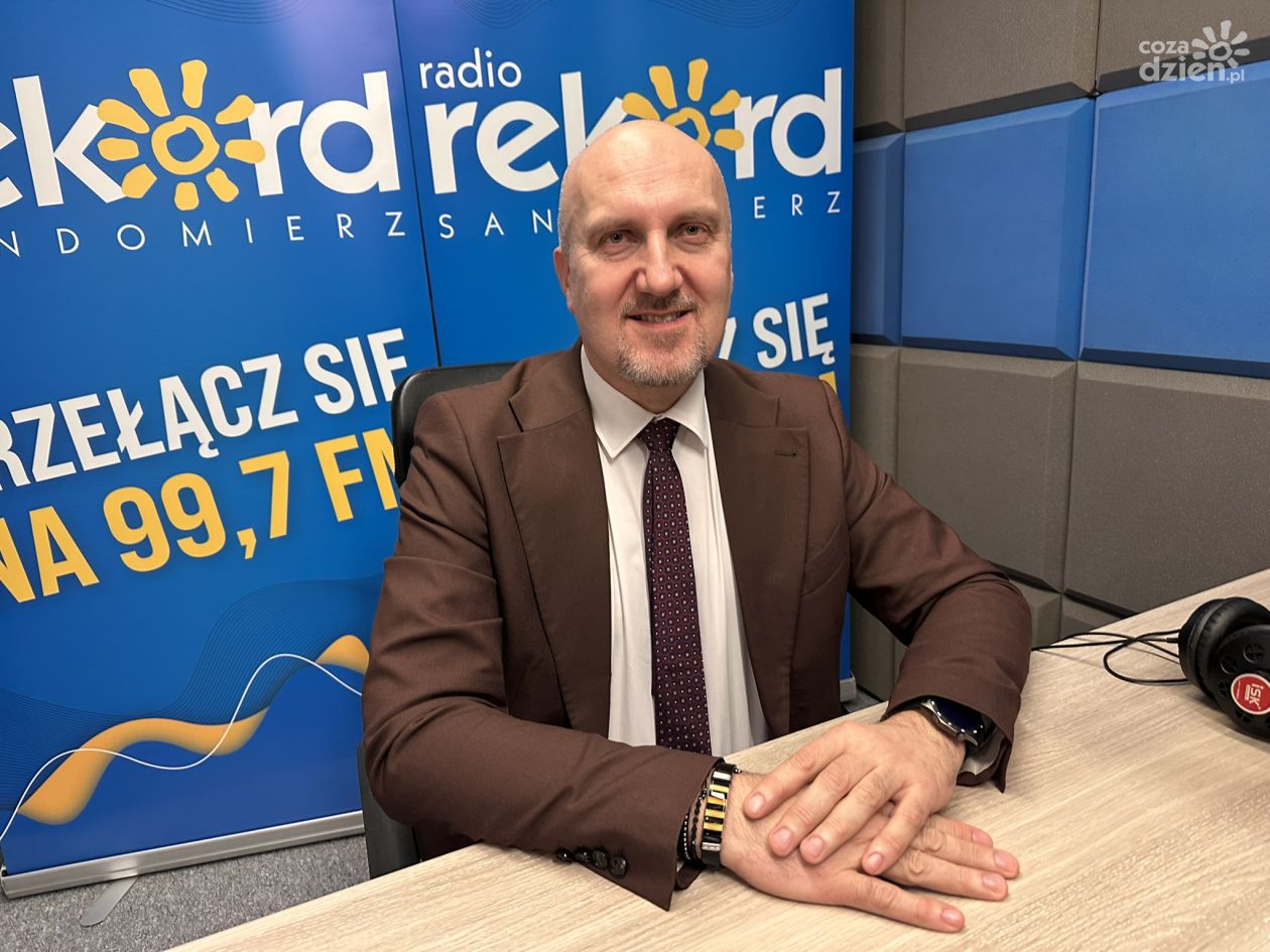 G. Socha: - Za trzy miesiące zrobimy przegląd połączenia kolejowego Kielce - Sandomierz. Sprawdzimy, ilu pasażerów korzysta