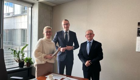 O potrzebach w ministerstwach
