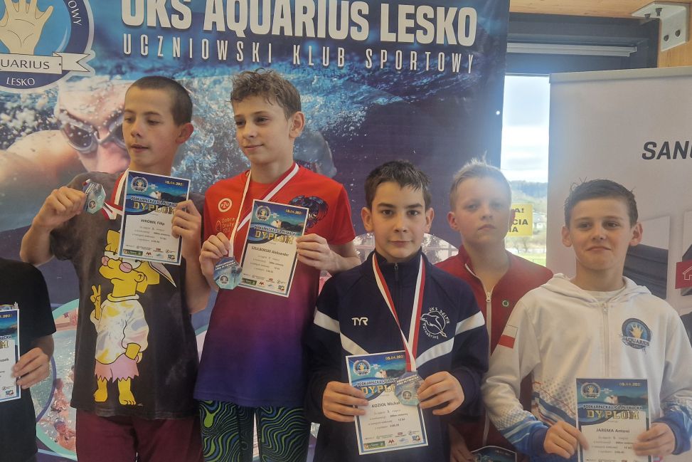 6 medali UKS Delfin w Podkarpackiej Lidze Pływackiej Dzieci 11-12 lat Lesko II edycja wiosna 
(ZDJĘCIA)