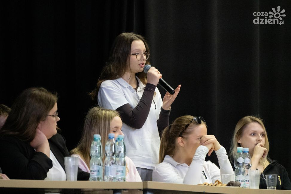 Młodzież debatowała o sztucznej inteligencji. Gorąca dyskusja w Porcie Kultury