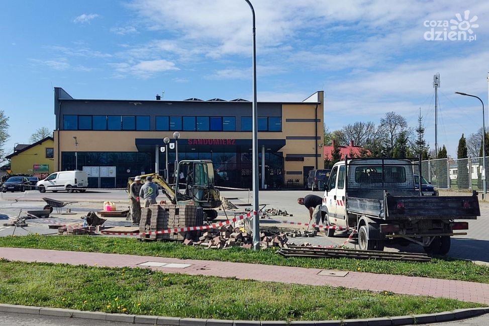 Więcej miejsc parkingowych przy Dworcu PKS