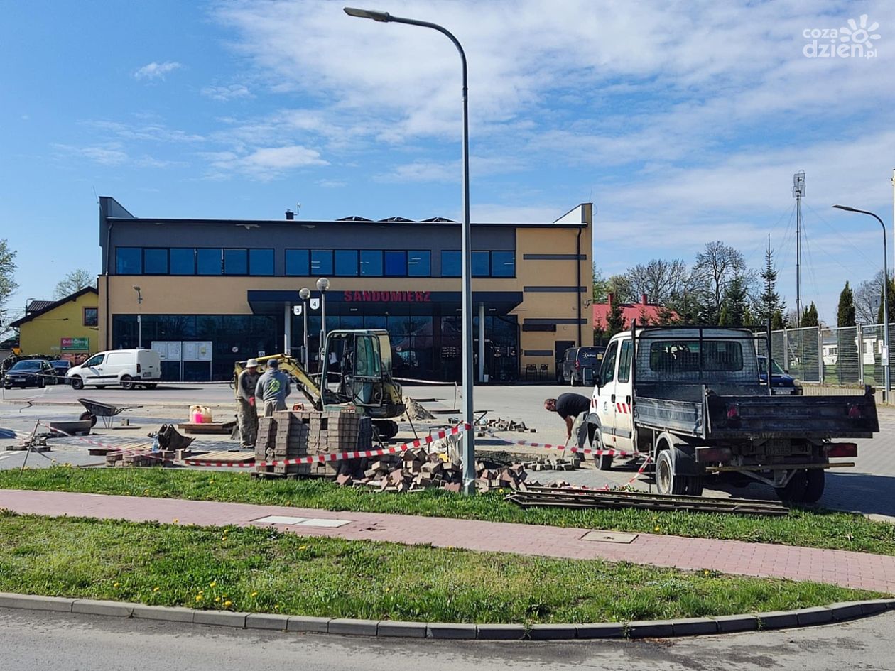 Więcej miejsc parkingowych przy Dworcu PKS