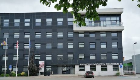 Remont przed Starostwem Powiatowym w Sandomierzu. Zmiana wejścia dla petentów