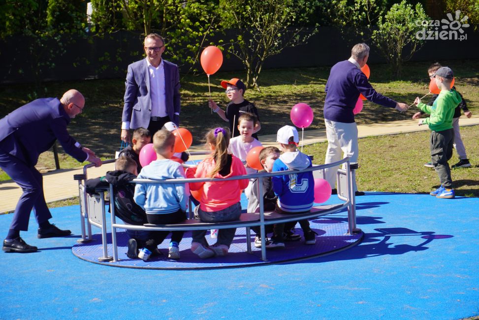 Pierwszy integracyjny plac zabaw otwarty (ZDJĘCIA)