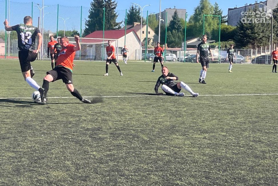 Hubal nie wykorzystał przewagi – porażka z Marolem Jacentów 1:3 w 19. kolejce Klasy A (ZDJĘCIA)
