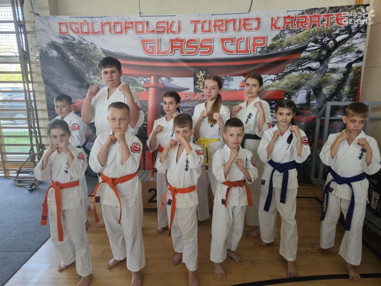 Sukcesy Sandomierskich Karateków na Turnieju GLASS CUP w Krośnie (ZDJĘCIA)