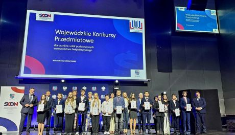 Laureaci konkursów przedmiotowych z SP1 w Sandomierzu nagrodzeni w Kielcach