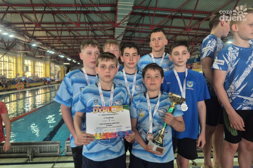 3 srebrne i 1 brązowy medal dla Szkoły Podstawowej nr 3 w Finale
Wojewódzkim IMS i ID dziewcząt i chłopców w pływaniu sztafetowym (ZDJĘCIA)