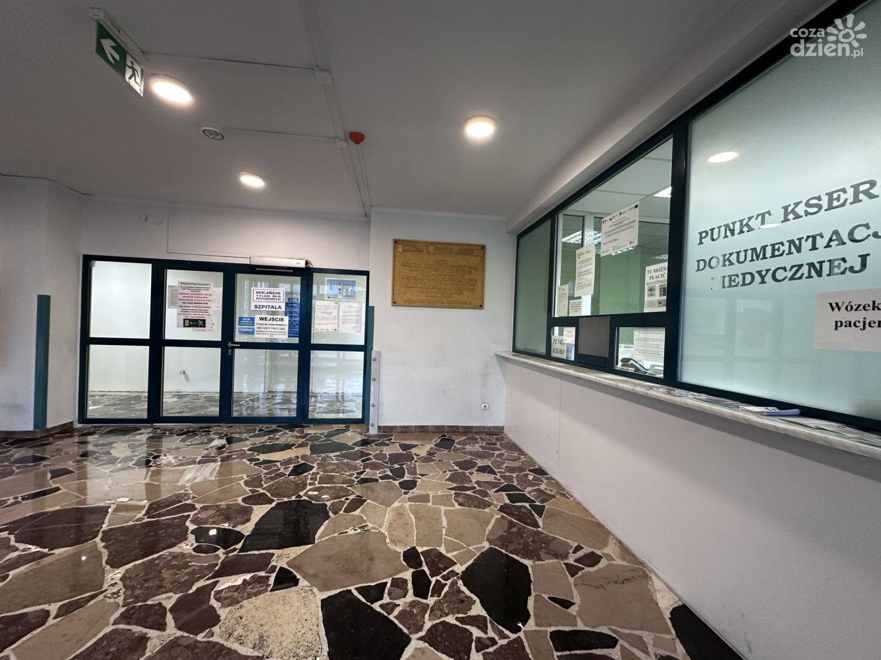 Modernizacja wejścia i holu w sandomierskim szpitalu na finiszu