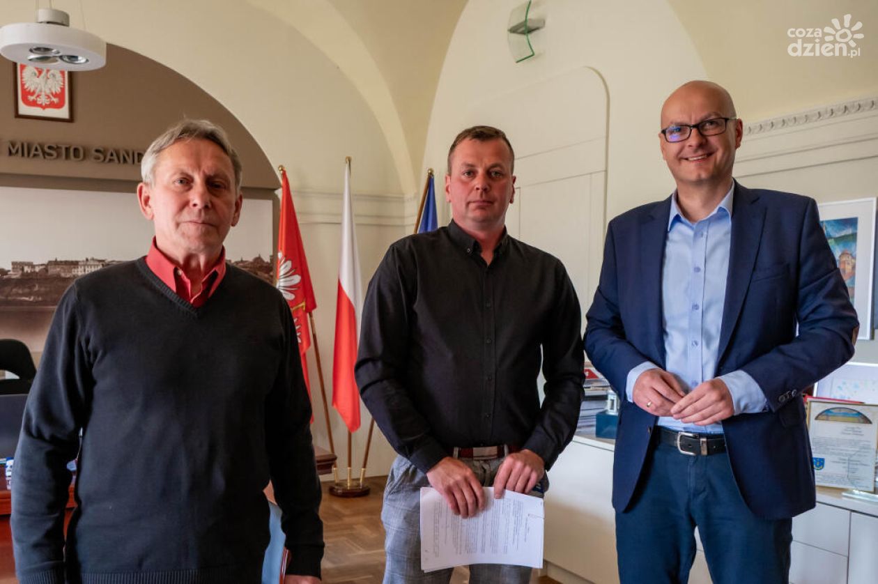Nowa fontanna w Parku Osiedlowym – inwestycja z Budżetu Obywatelskiego nabiera tempa