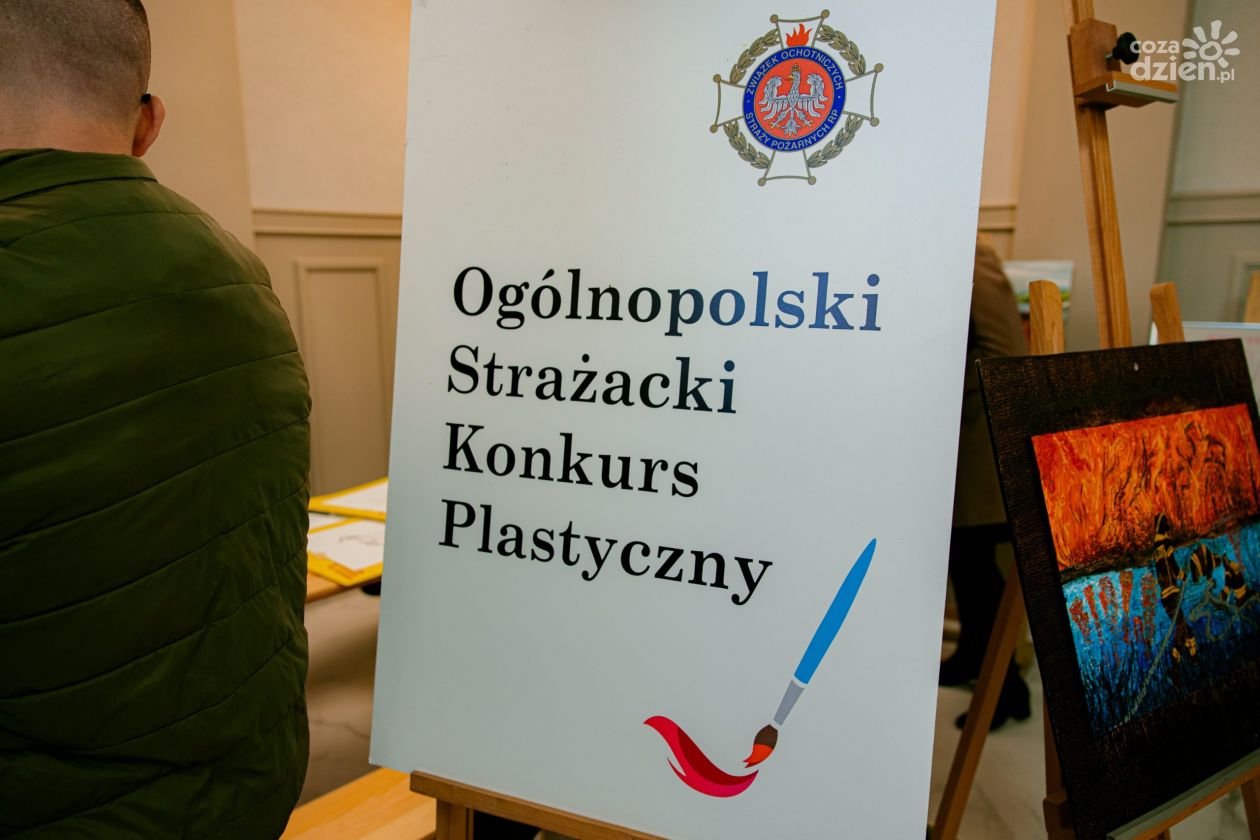 Strażacy w oczach młodych artystów. Gala konkursu plastycznego w Sandomierzu