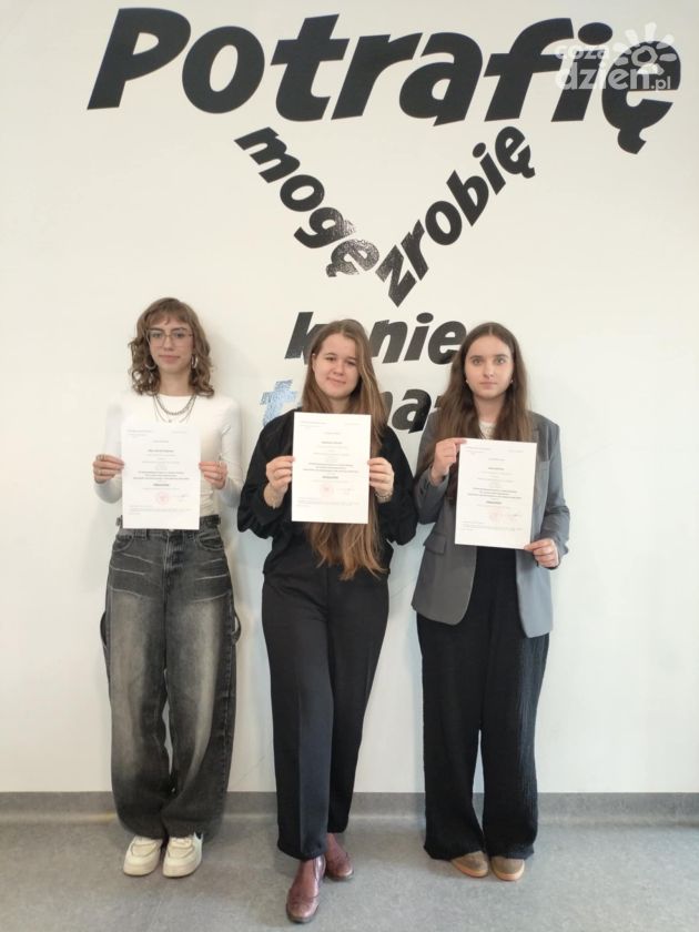 Trzy finalistki z Głazowa – uczennice Szkoły Podstawowej z sukcesem w wojewódzkim konkursie z języka polskiego