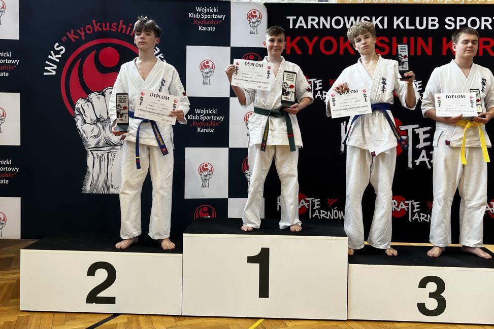 Filip z Sandomierza z medalami Małopolskiej Olimpiady Karate (ZDJĘCIA)