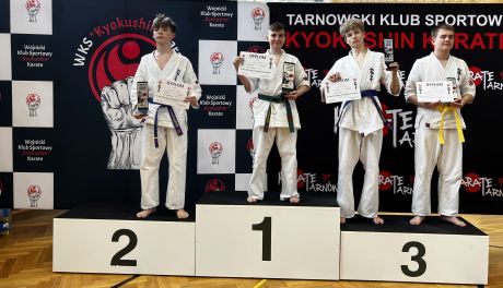 Filip z Sandomierza z medalami Małopolskiej Olimpiady Karate (ZDJĘCIA)