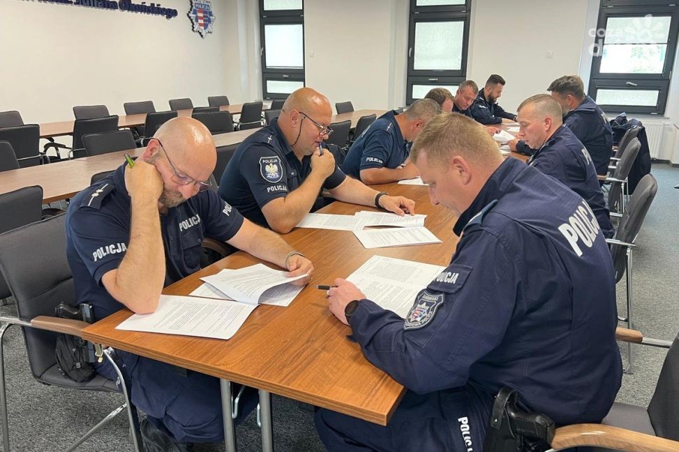 Policjanci z Sandomierza na medal. Wyłoniono najlepszych dzielnicowych i pary patrolowe