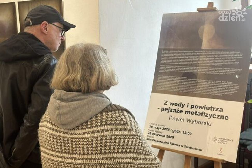 Sztuka światła i ciszy – wernisaż Pawła Wyborskiego w Sandomierzu