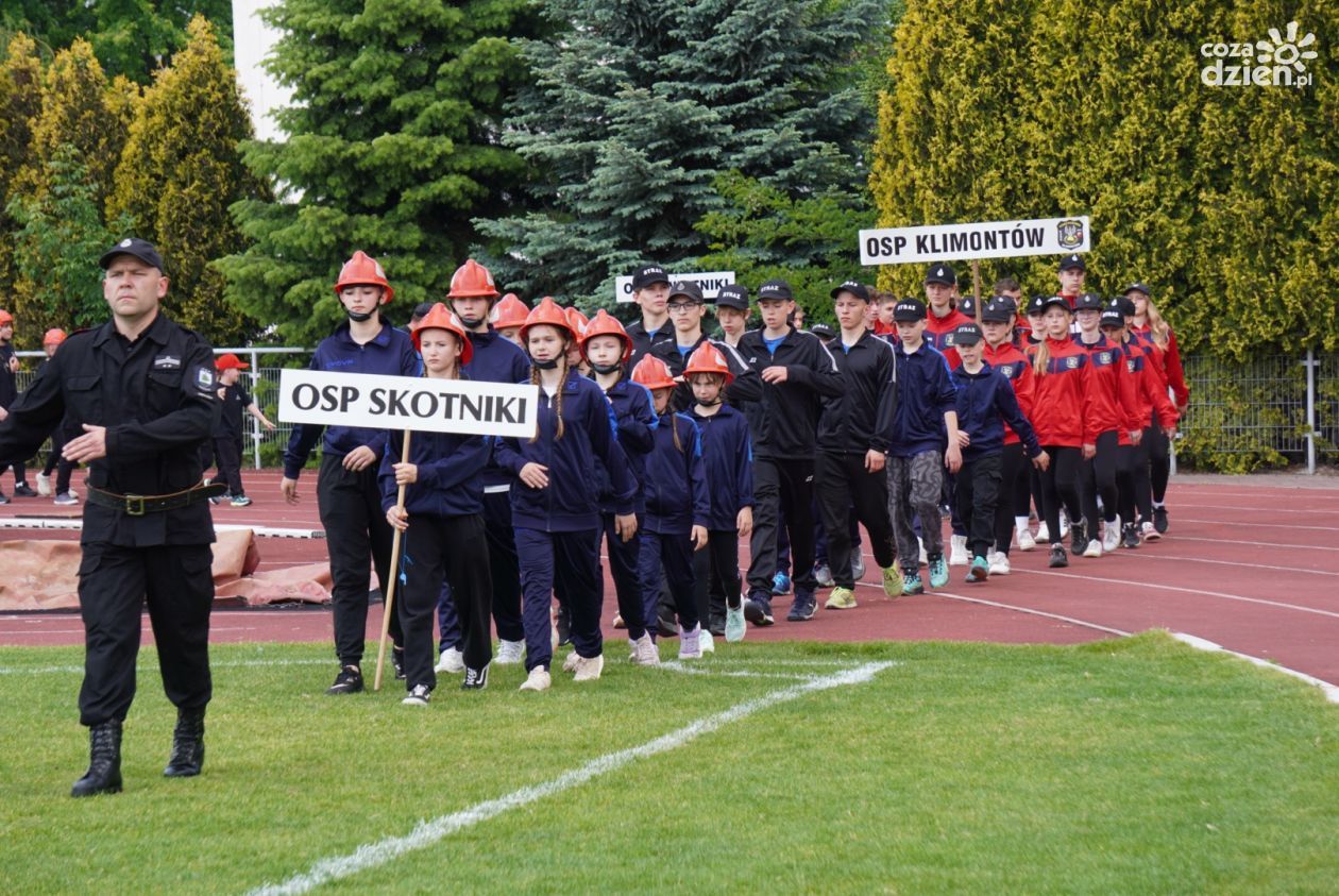 Młodzi strażacy w akcji. Sportowa rywalizacja OSP w Sandomierzu