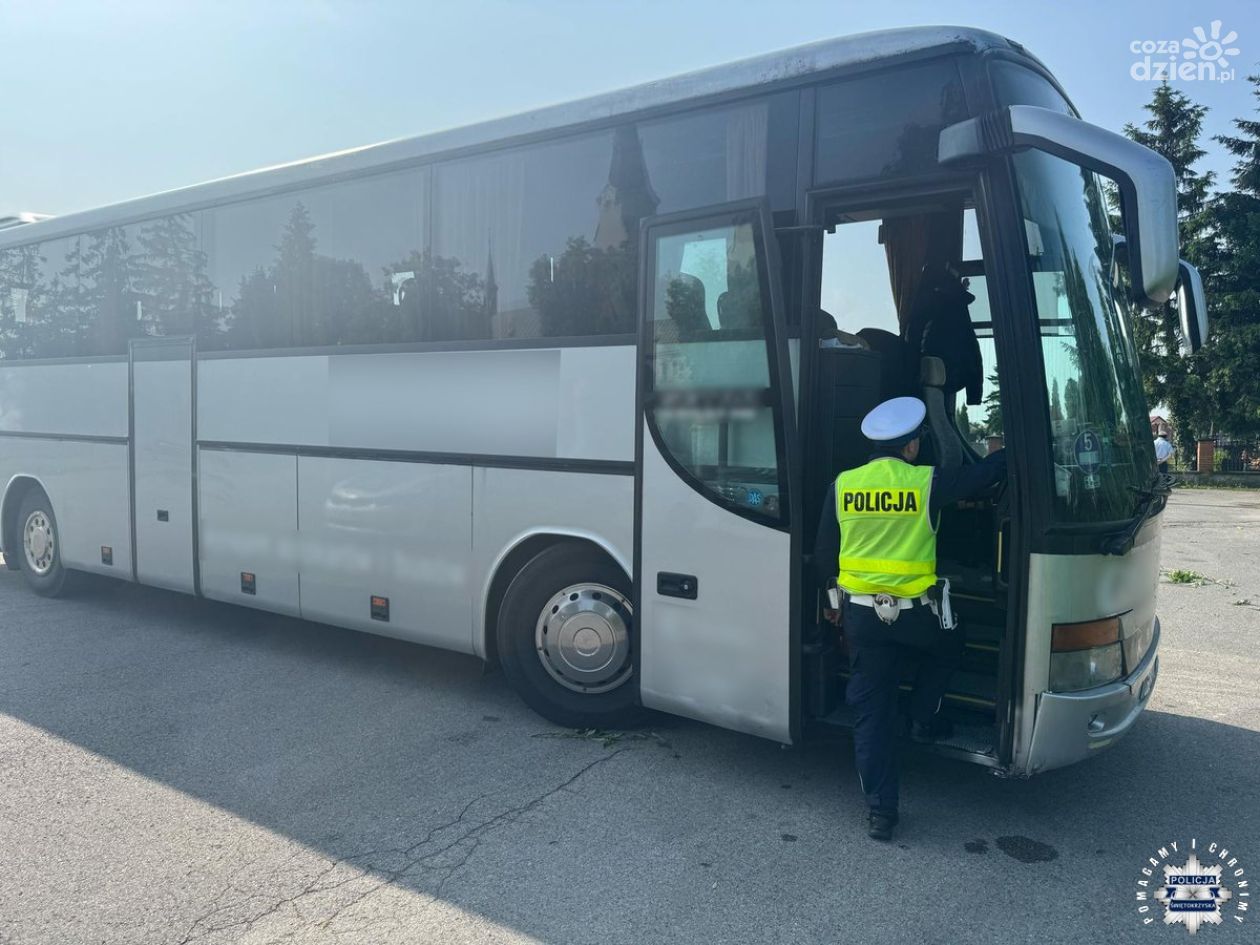 Sandomierska policja udaremniła niebezpieczną wycieczkę szkolną – kierowca zignorował zakaz