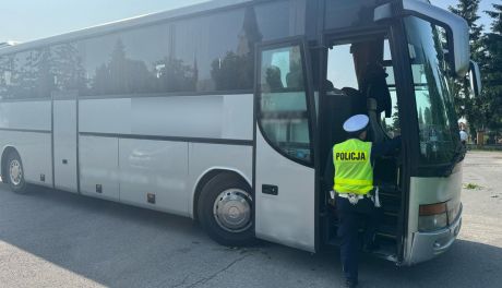 Sandomierska policja udaremniła niebezpieczną wycieczkę szkolną – kierowca zignorował zakaz