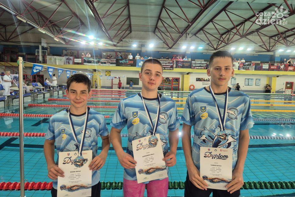 35 medali UKS Delfin Tarnobrzeg na Letnich Mistrzostwach Okręgu Podkarpackiego. Blanka Krasowska, Bartosz Turbak, Albert Borkowski- najlepsi zawodnicy zawodów (ZDJĘCIA)