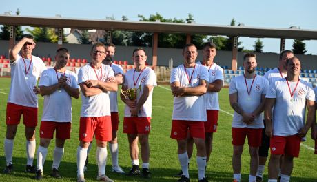 Sport, rywalizacja i wielkie serca! Rewanżowy Mecz Charytatywny w Sandomierzu za nami (ZDJĘCIA)