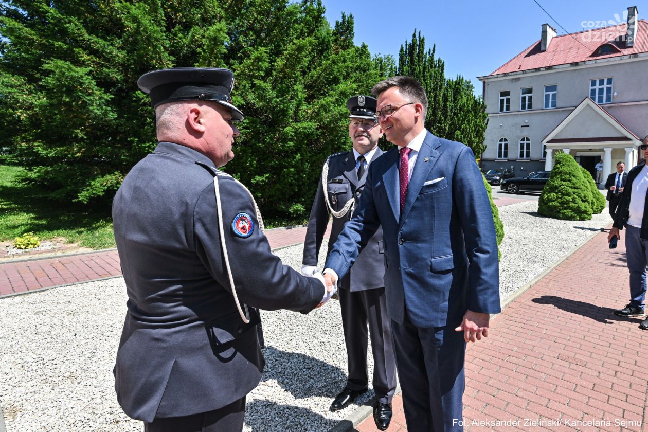 Sejmowa flaga trafiła do obrońców polskiego nieba