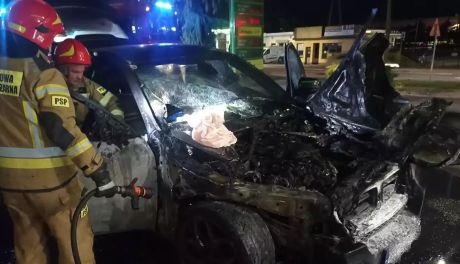 Pożar samochodu na stacji paliw w Sandomierzu