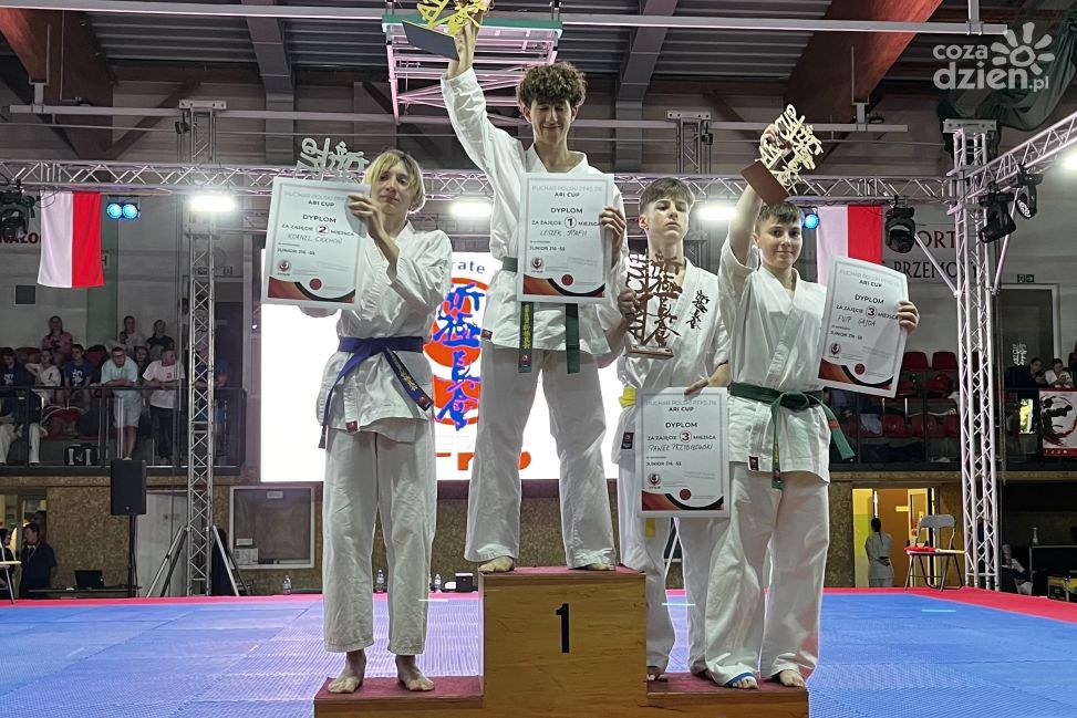 Sukces młodego zawodnika z Sandomierza! Filip na podium Mistrzostw Polski Karate Shinkyokushin (ZDJĘCIA)