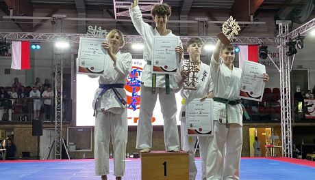 Sukces młodego zawodnika z Sandomierza! Filip na podium Mistrzostw Polski Karate Shinkyokushin (ZDJĘCIA)
