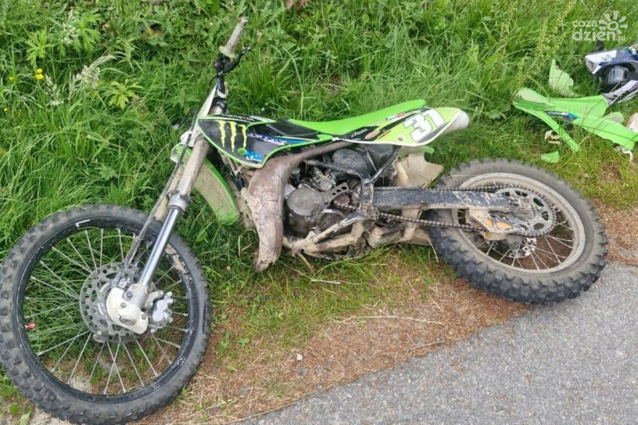 16-latek bez uprawnień spowodował wypadek motocyklem. Jest poważnie ranny