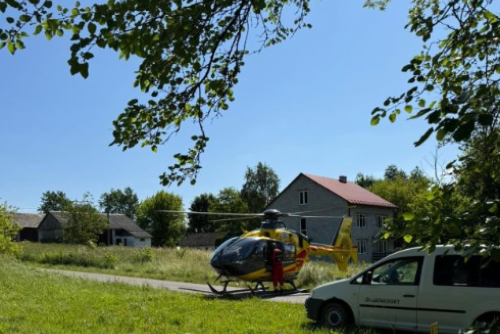 Groźny wypadek w Kłodzie. Trzech pracowników zasłabło podczas prac w studzience kanalizacyjnej