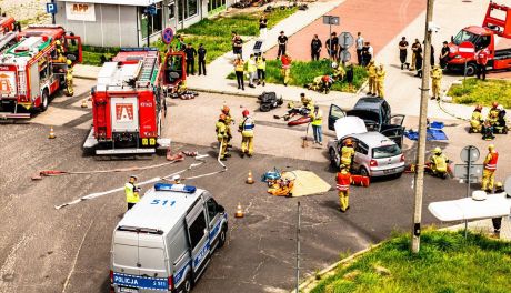 Ćwiczenia służb ratunkowych i Policji w realnych warunkach