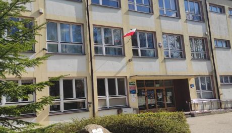 Sandomierz inwestuje w zieloną edukację – podpisano umowy na termomodernizacje szkoły i przedszkola