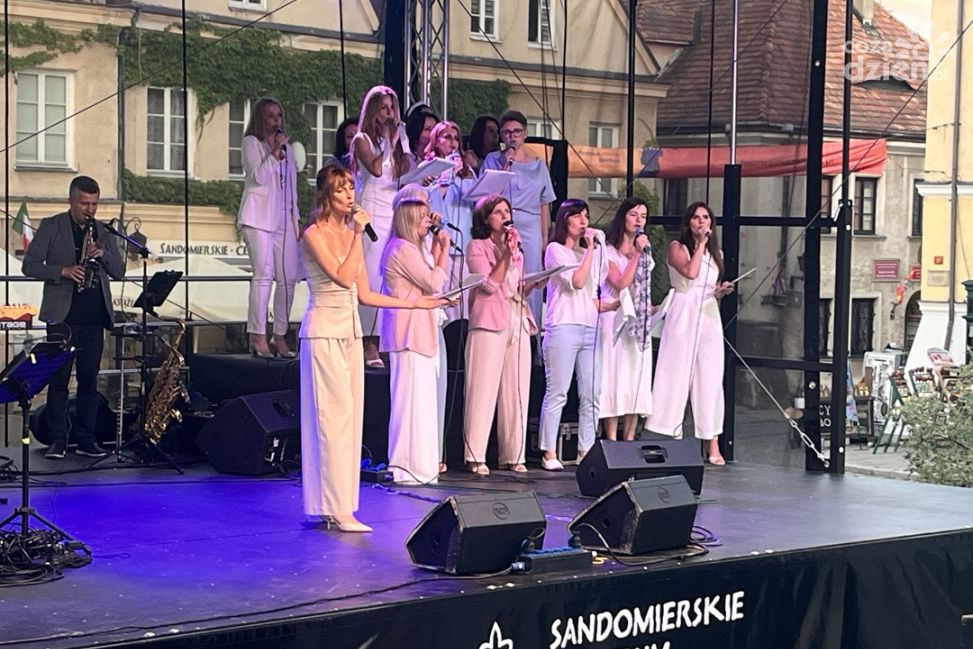 „Muzyczne mosty przyjaźni” w Sandomierzu rozgrzały serca – Ten koncert zmienił wszystko!
