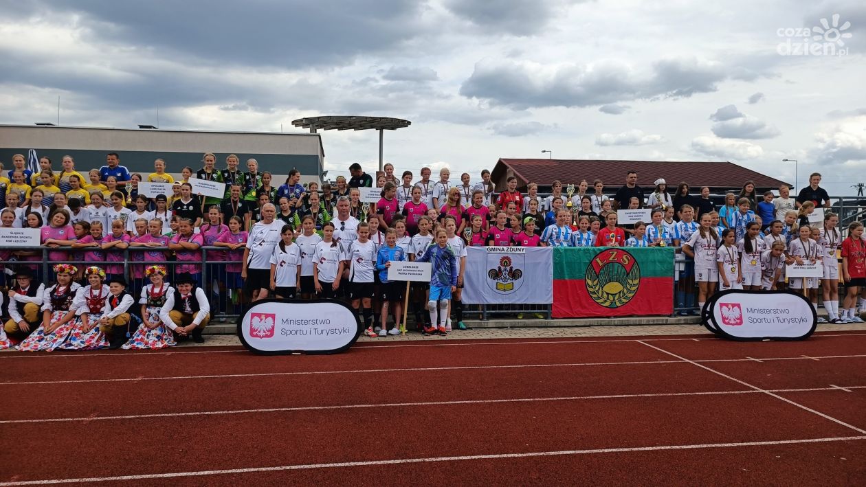 Czwarte miejsce dla młodych piłkarek z Połańca na Mistrzostwach Polski LZS U13 (ZDJĘCIA)