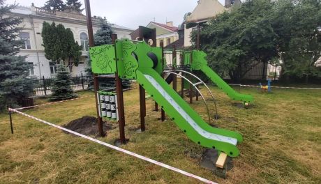 Nowe urządzenia na placach zabaw w Sandomierzu. Rycerski plac nadal w planach