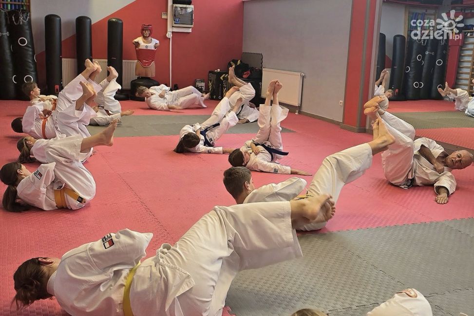 Sandomierskie Dojo pełne skupienia. Lato w Klubie Karate Trójka (ZDJĘCIA)