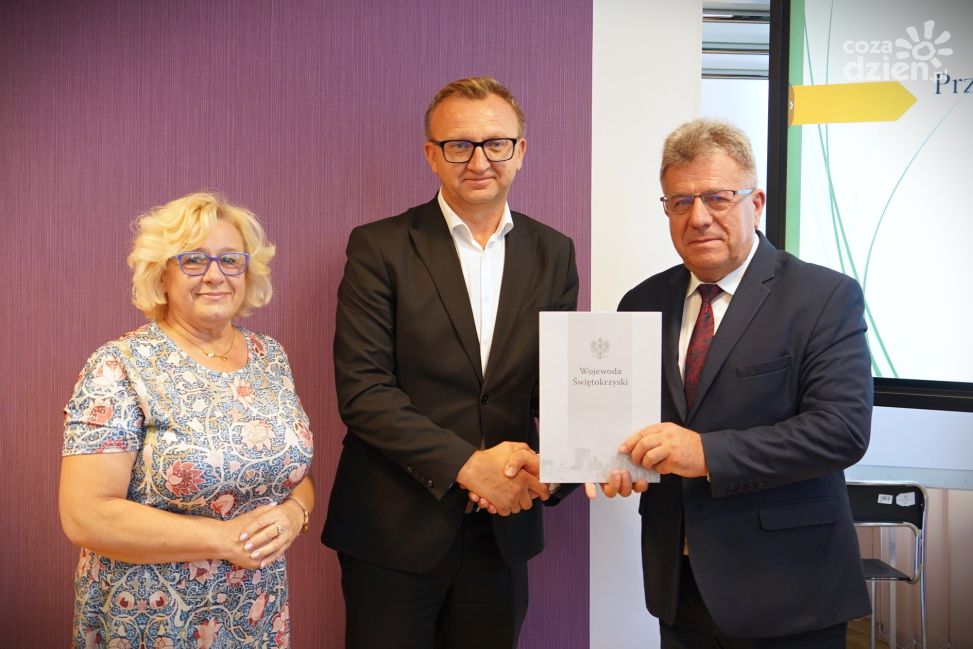 Dofinansowanie dla powiatu sandomierskiego. Środki na naprawę dróg po ulewach