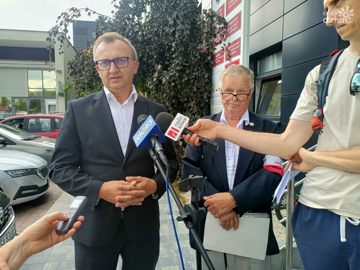 Spór o głos podczas obchodów. ŚZŻAK oskarża, starosta zaprzecza