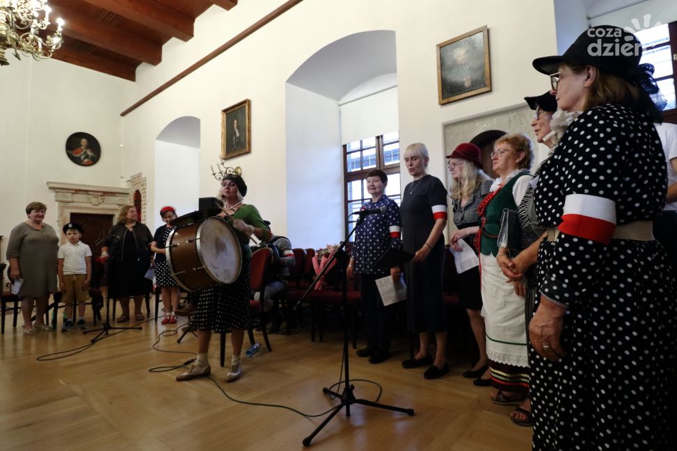 "Wolne śpiewanie" w Sandomierzu. Patriotyczna muzyka połączyła pokolenia