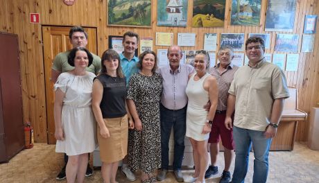 Po 46 latach pracy odszedł na emeryturę. Wzruszające pożegnanie dyrektora GOK w Dwikozach