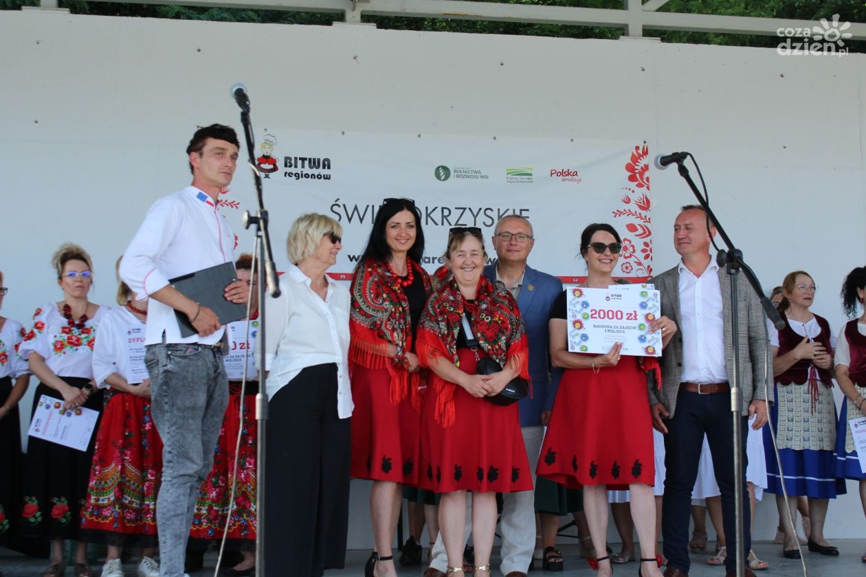 Dwikozy gościły „Bitwę Regionów” – kulinarne zmagania Kół Gospodyń Wiejskich i rodzinny piknik