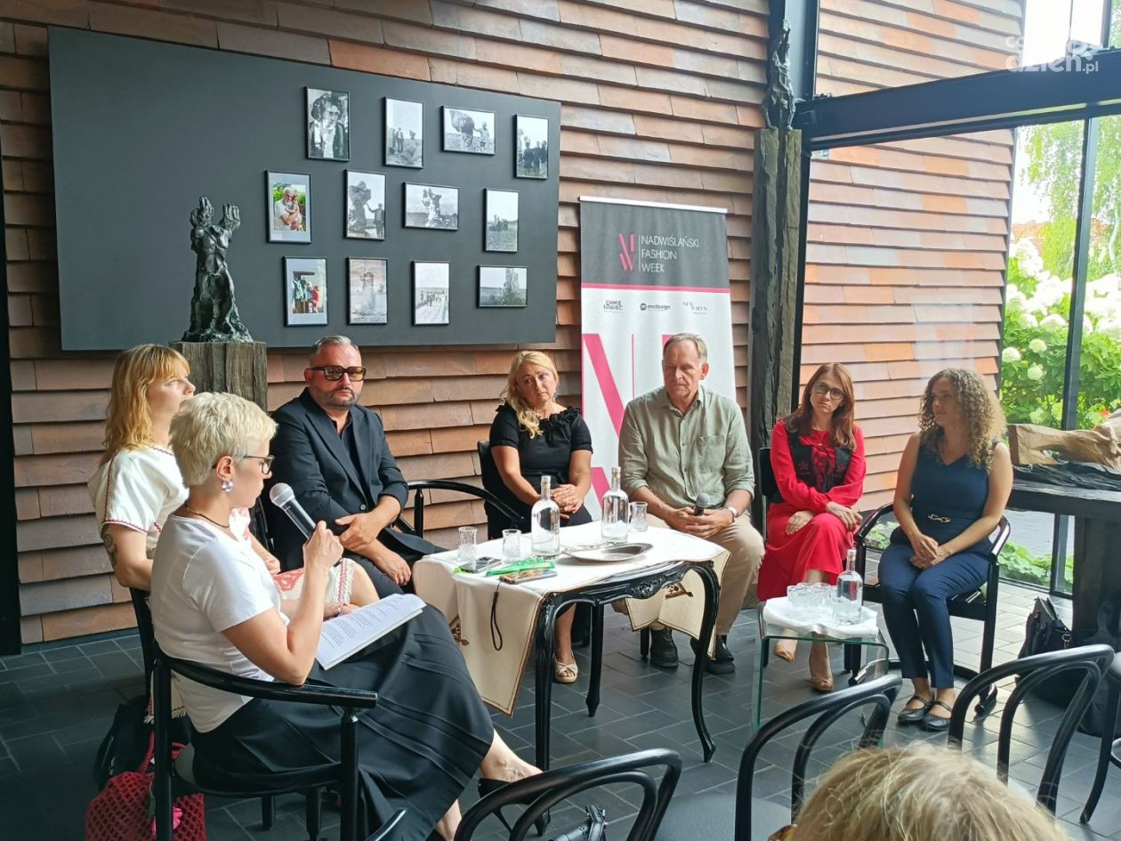 „Kto dzisiaj jest Lasowiakiem?” – ważna debata o dziedzictwie regionalnym odbyła się w Sandomierzu